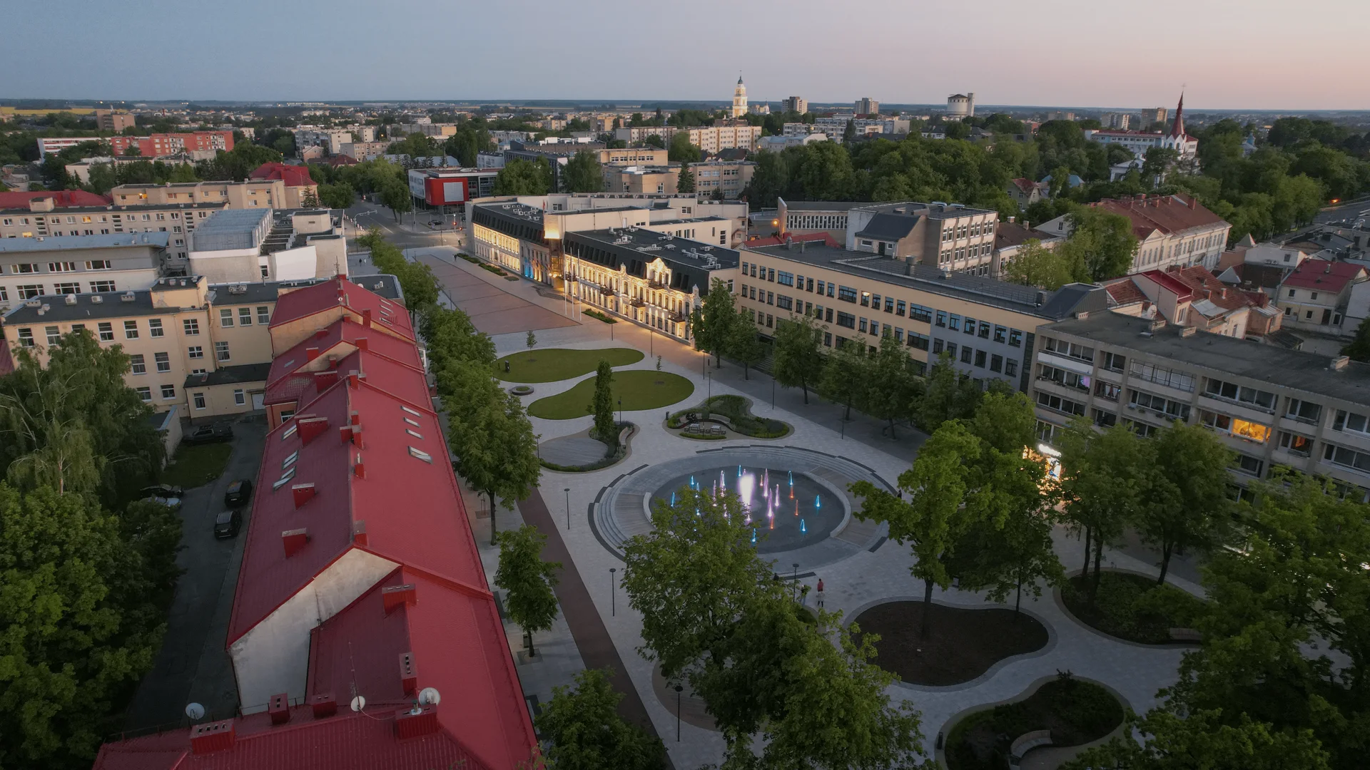 Panevėžio miesto panorama ir Laisvės aikštė